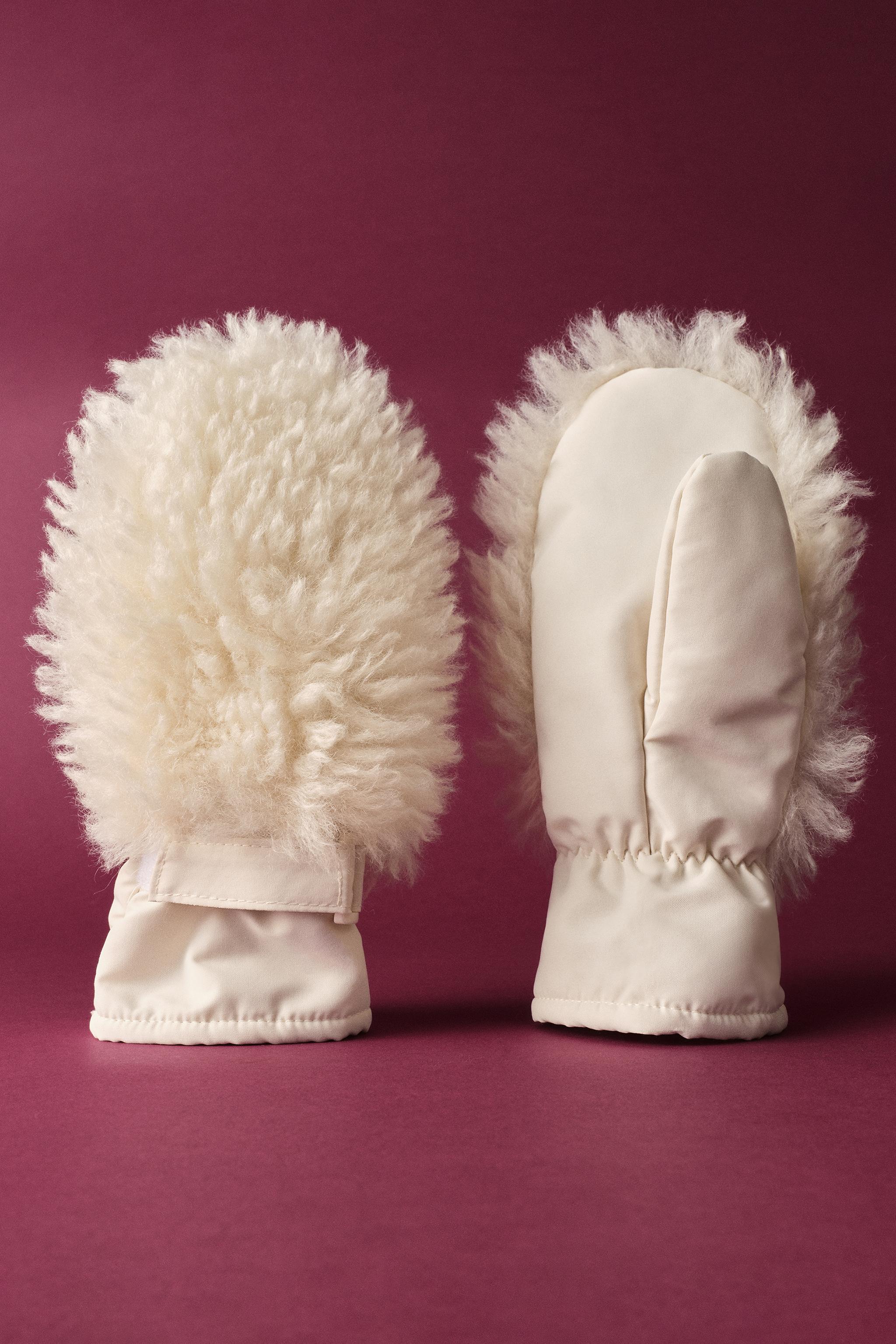 CURLY FAUX FUR MITTENS SKI COLLECTION